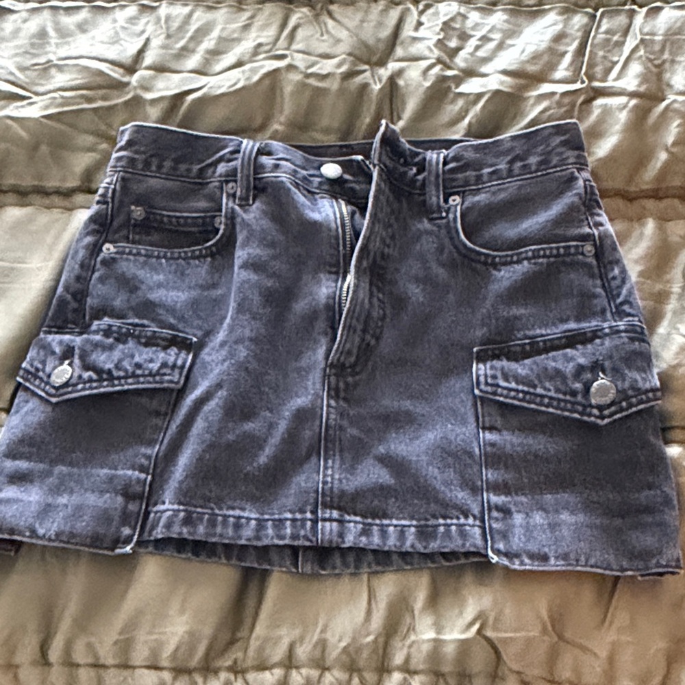 Aritzia Denim Forum The ‘90s Mid Rise Cargo Denim Skirt